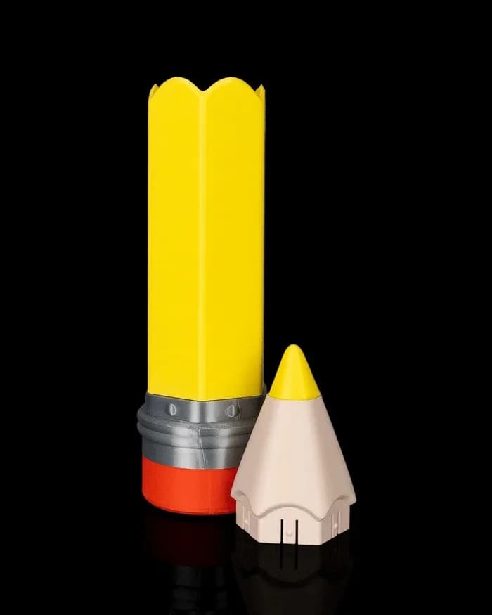 Lápis Gigante estojo decorativo amarelo com tampa em formato de ponta de lápis, foto real do produto impresso em 3D